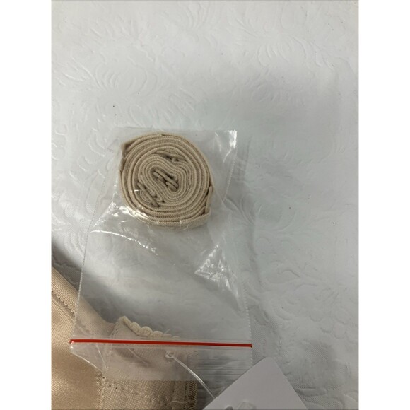 NWT Elila Plus Size Beige Strapless Convertible Straps Nude Bra Not Padded 44D - Picture 4 of 12